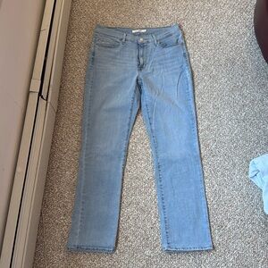 Levi Straight Cut Jeans
